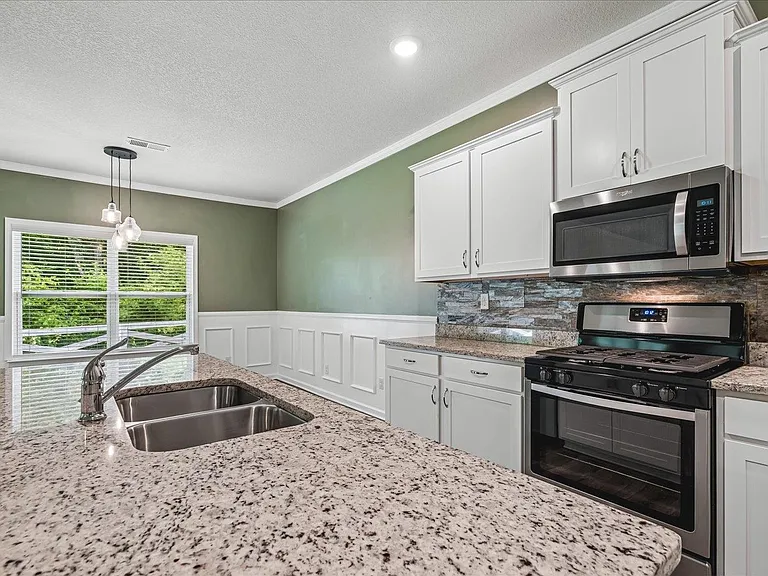 340 Driftwood Loop — Photo 16