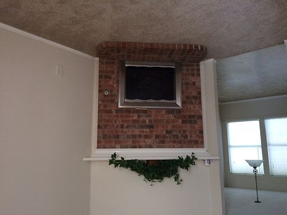 4th image of 1564 Crown View Dr