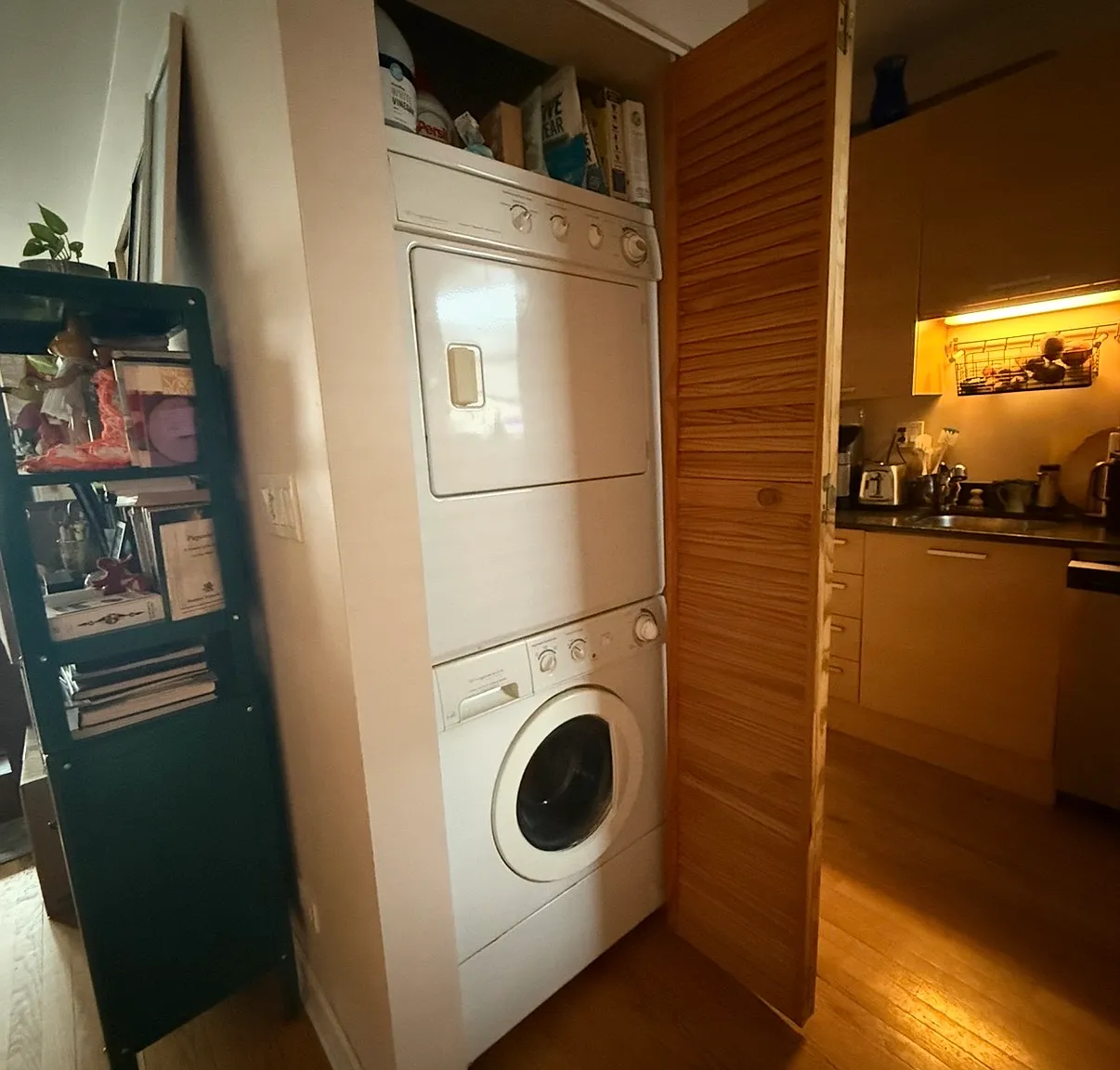 2 bed, 750 sqft, $2,200 — Photo 4