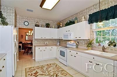5th image of 25775 Old Gaslight Dr
