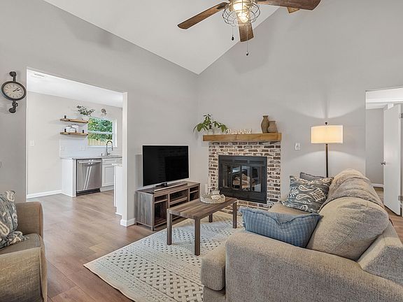 4th image of 1855 Heartland Dr