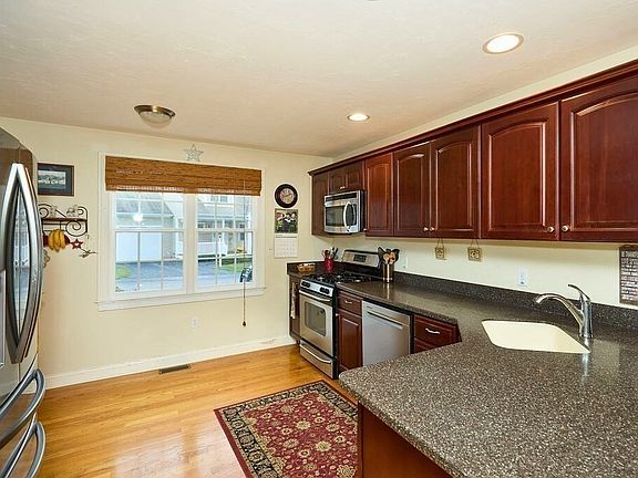 5th image of 29 Liberty Dr #29