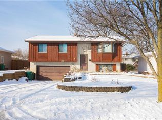 5844 E Glenn Dr, Maple Heights, OH