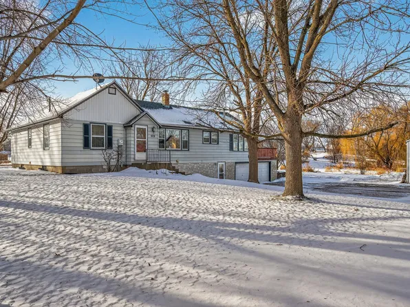 909 Pacific Ave, Waverly, MN 55390