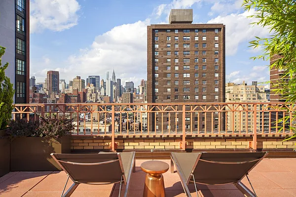 Sold by Compass | media 9