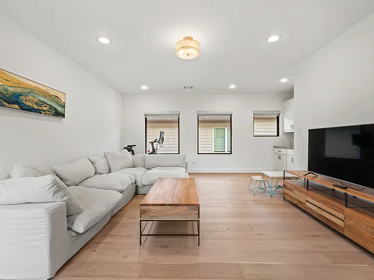 6109 Morningside Ave — Photo 41