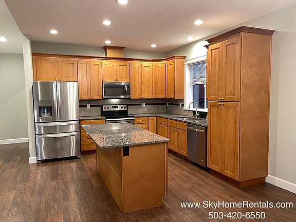 5th image of 422 Eagle Feather St NW