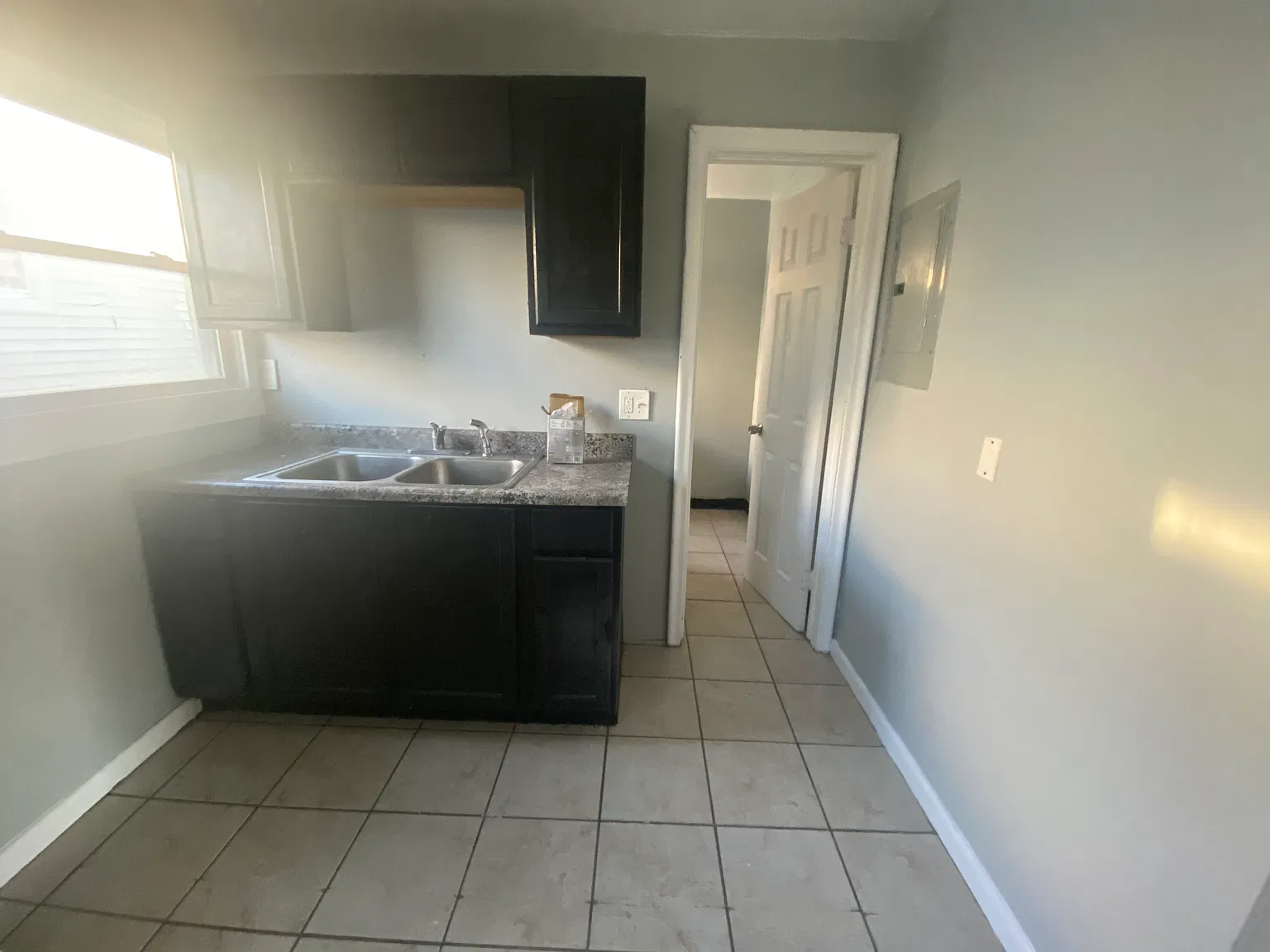 2 bed, 750 sqft, $850 — Photo 2