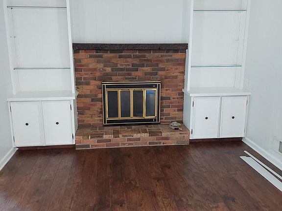 4th image of 3110 Claystone St SE