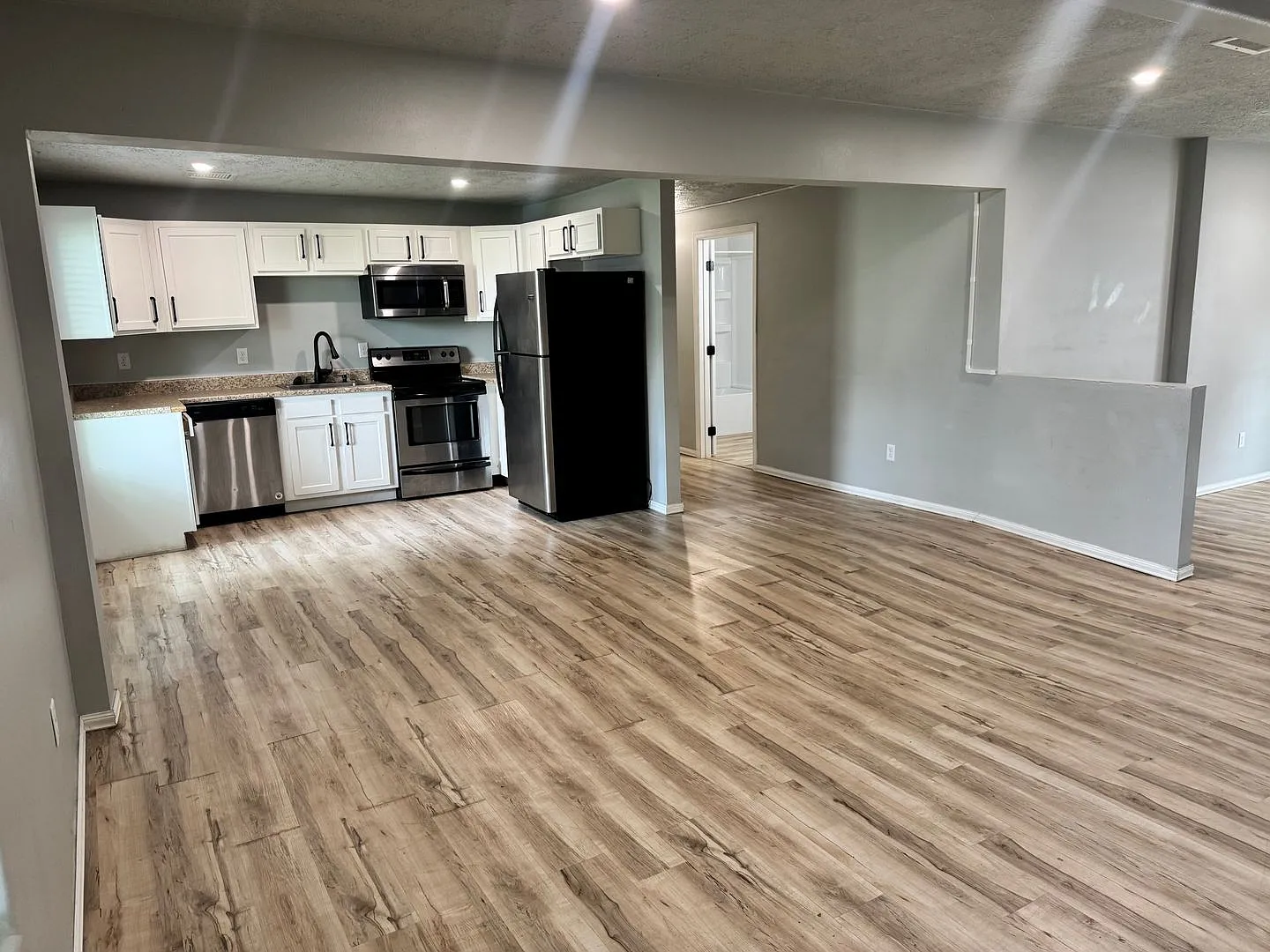Madison 7 unit — Photo 2