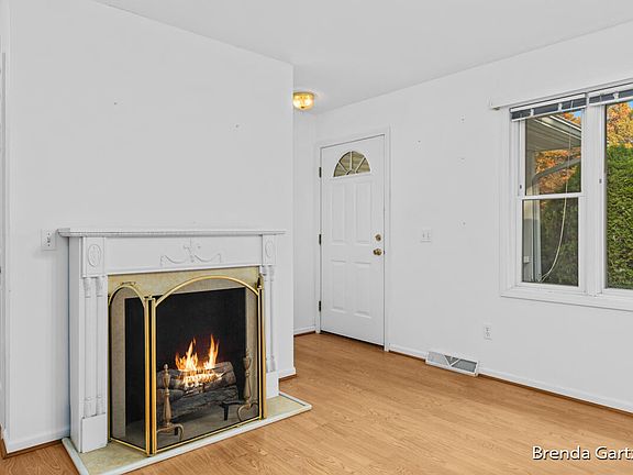 4th image of 10866 Heights Circle Dr