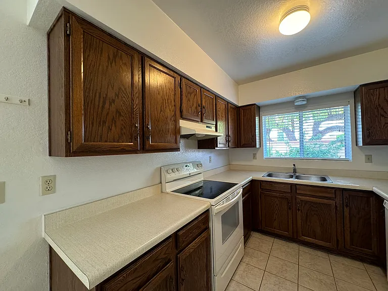 8144 E Rivenoak Dr — Photo 19
