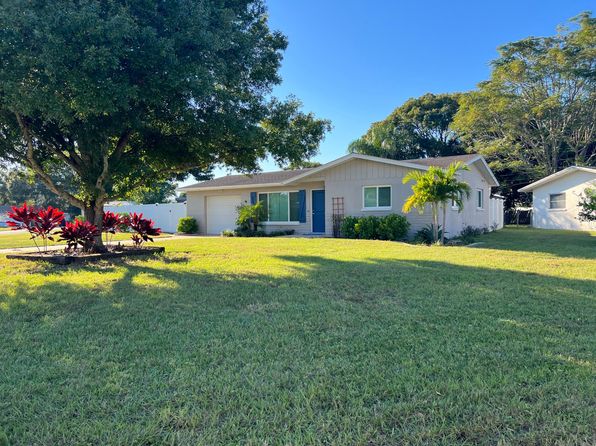 1542 Andover Dr