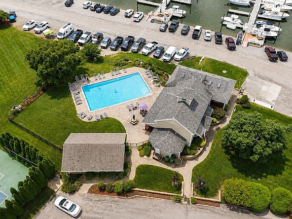 2nd image of 230 Duck Island Lndg #230