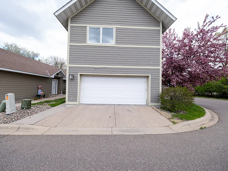 852 Berwood Ave W — Photo 26