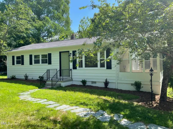 2134 Wiggins St, Burlington, NC 27215