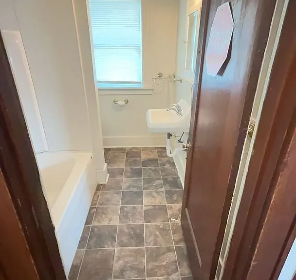 1124 N Forest St — Photo 11
