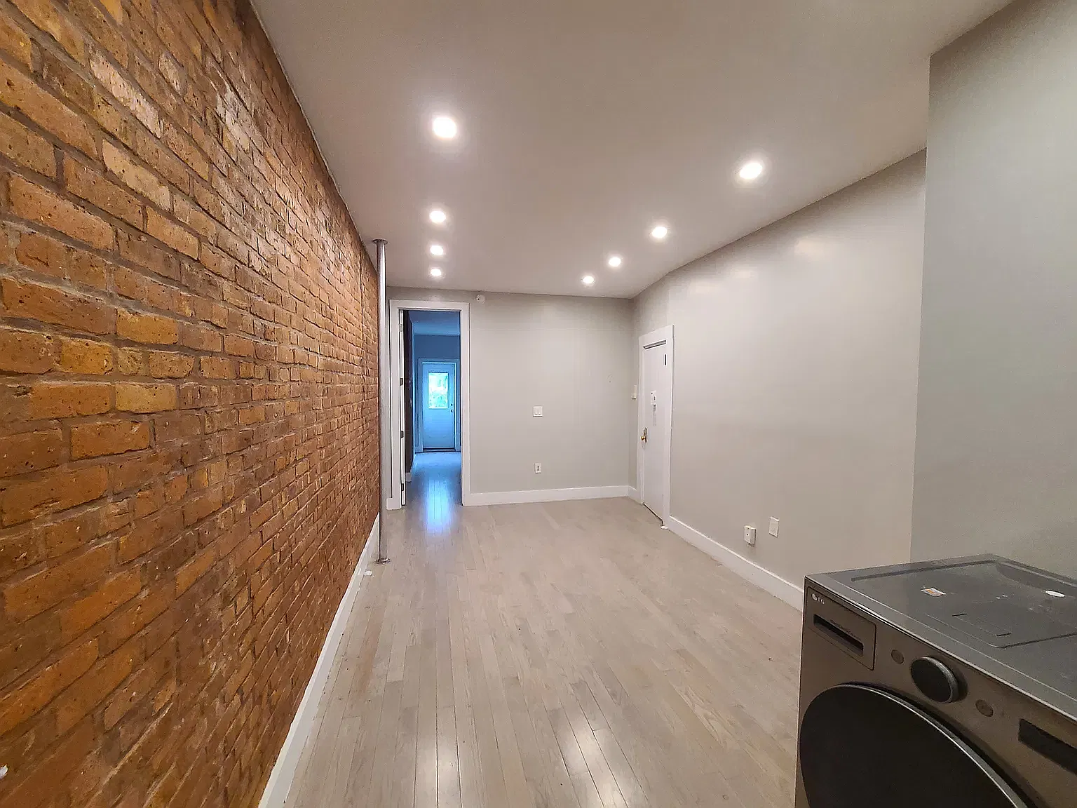 136 Grattan Street — Photo 1