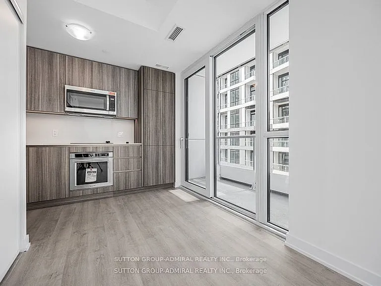 15 Richardson St #1017 — Photo 13