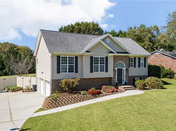 150 Creekside Ln, Lexington, NC 27295