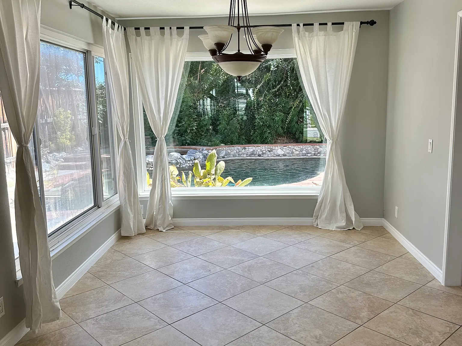 2364 Amber Grove Ct — Photo 3