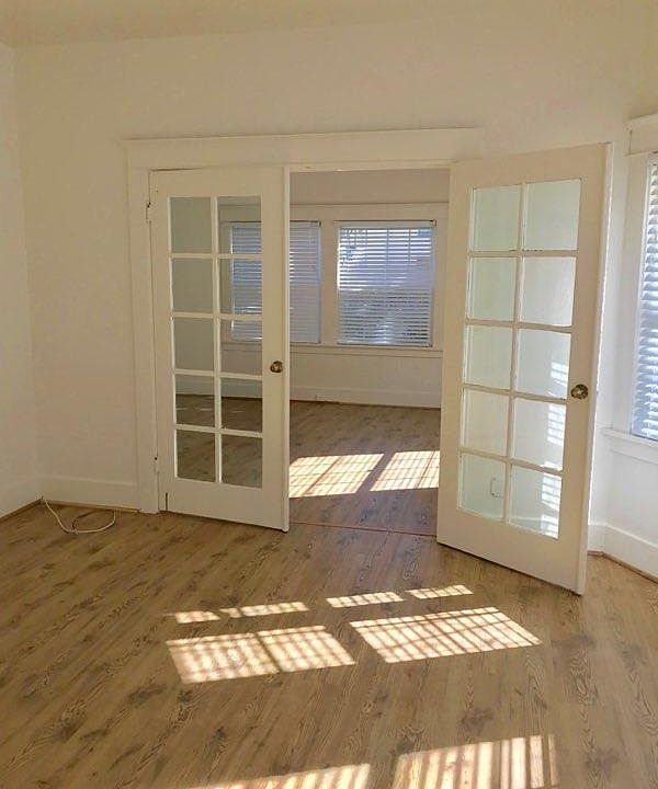 1 Bedroom with French Doors