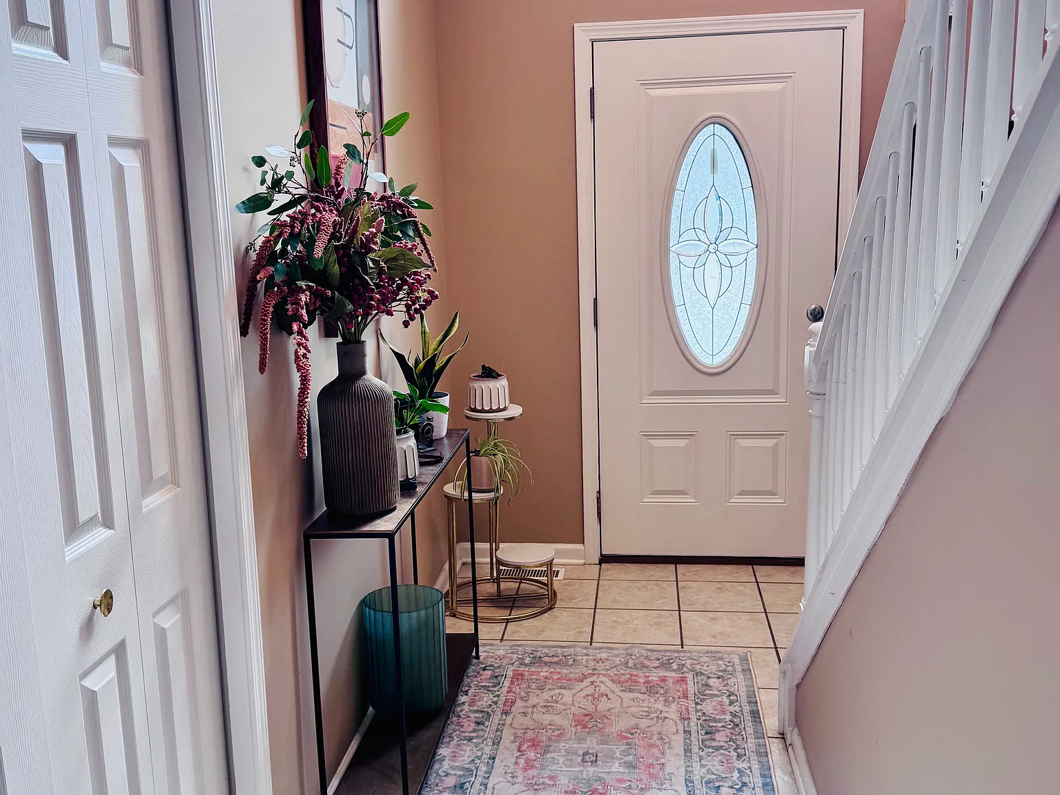 4 bed, 2.5 bath, 2400 sqft, $2,495 — Photo 2