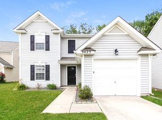 9425 Macquarie Ln, Charlotte, NC 28227