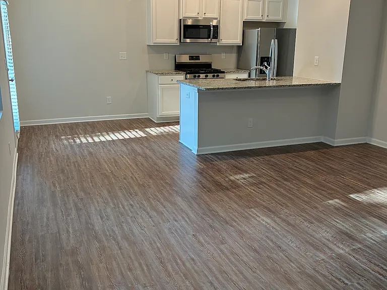 142 Terrace Walk — Photo 9