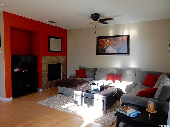 2nd image of 801 Esplanade Cir