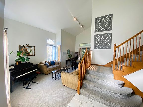 2nd image of 27403 Westover Way