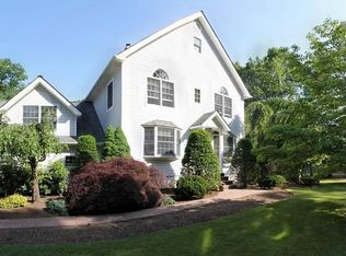 108 Hilltop Rd, Mahwah, NJ 07430