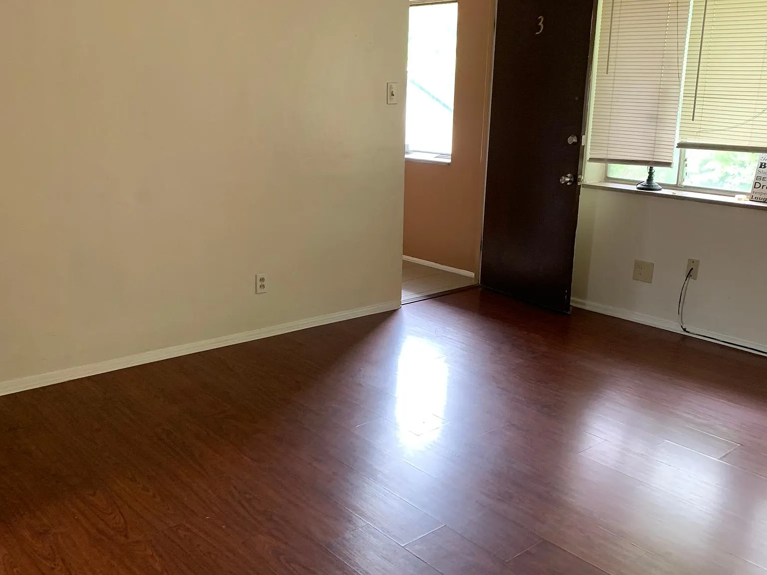 2 bed, 650 sqft, $1,095 — Photo 1