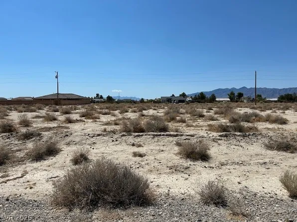701 Gina St, Pahrump, NV 89048