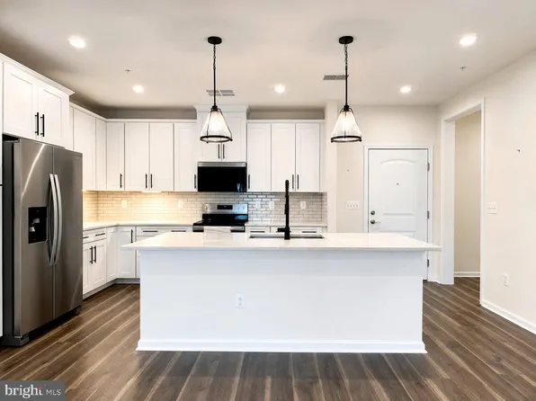 13210 Petrel St #3405, Clarksburg, MD 20871