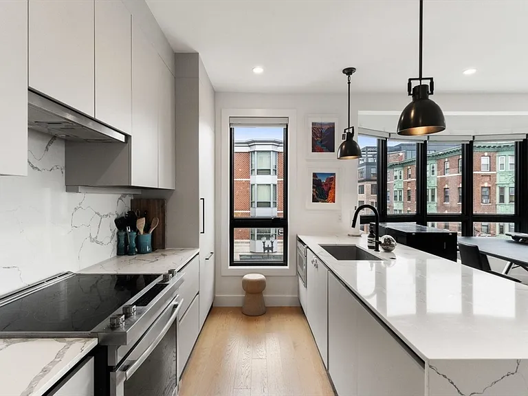 75 W Broadway #301 — Photo 3