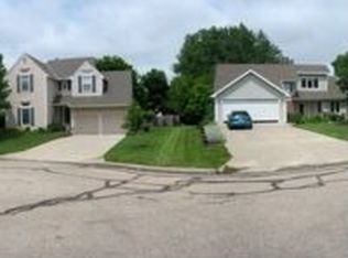 2902 Atchison Cir, Lawrence, KS 66047