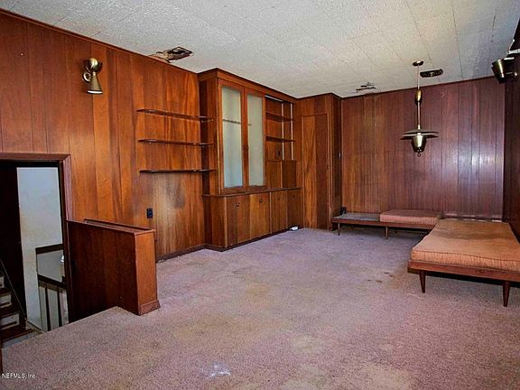 5th image of 169 Andress St