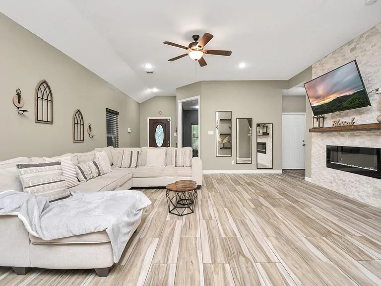 3102 Ash Dr — Photo 7