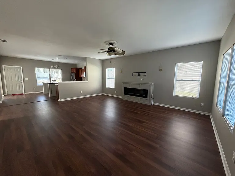 6079 Shamrock Green Dr — Photo 3