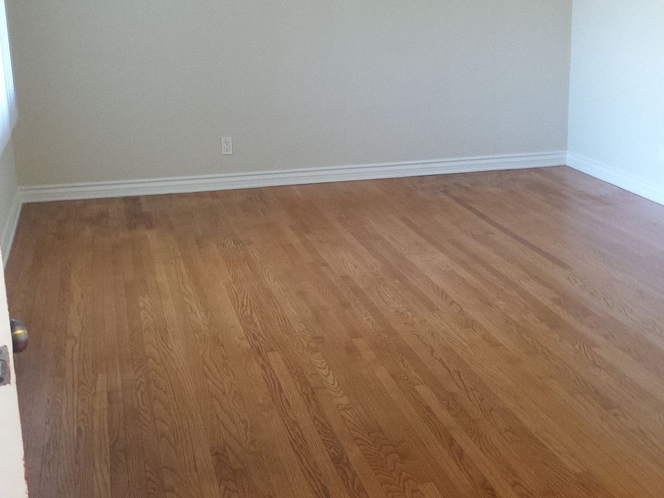 1st image of 2330 N Beachwood Dr APT 5
