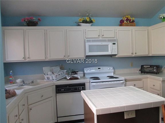 3rd image of 3057 Kennewick Dr