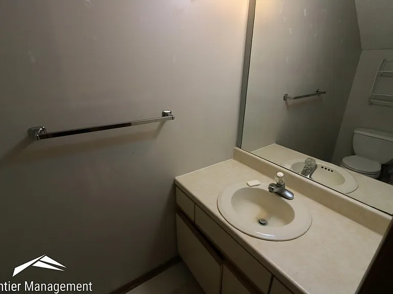 2528 Candlecrest Cir — Photo 6