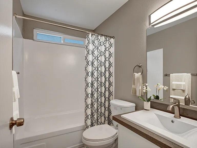 River Blu Apartments — Photo 16