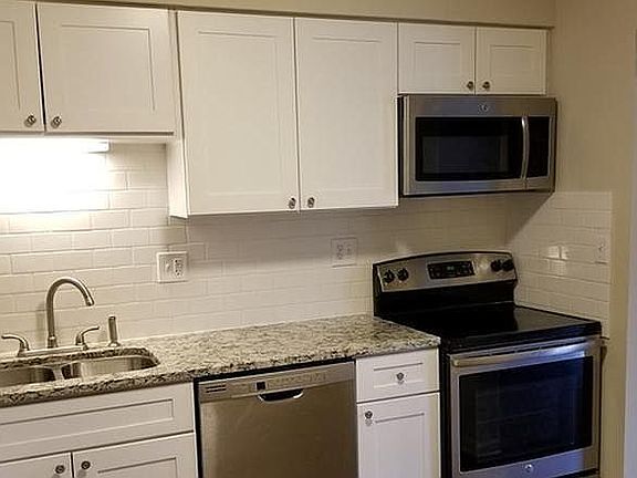 5th image of 711 E Falcon Dr #E204