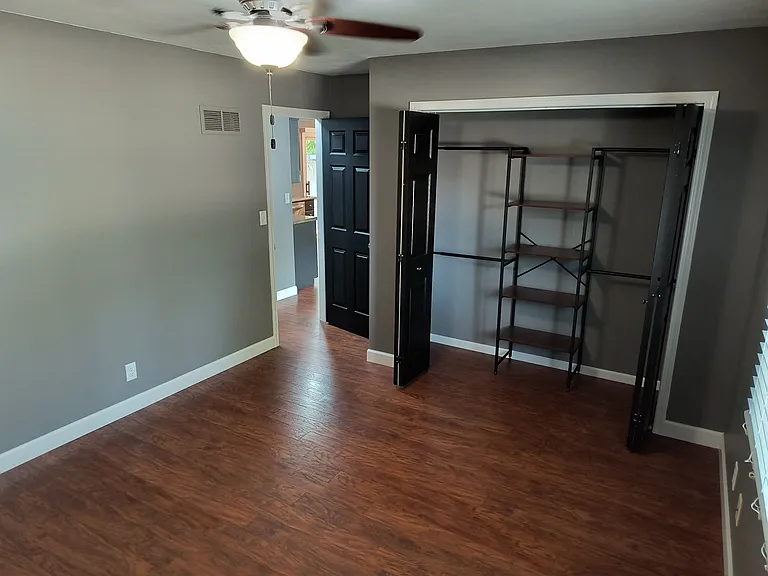 3501 N Miller Rd — Photo 8