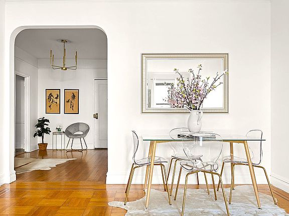 3rd image of 20 Plaza St E APT C7