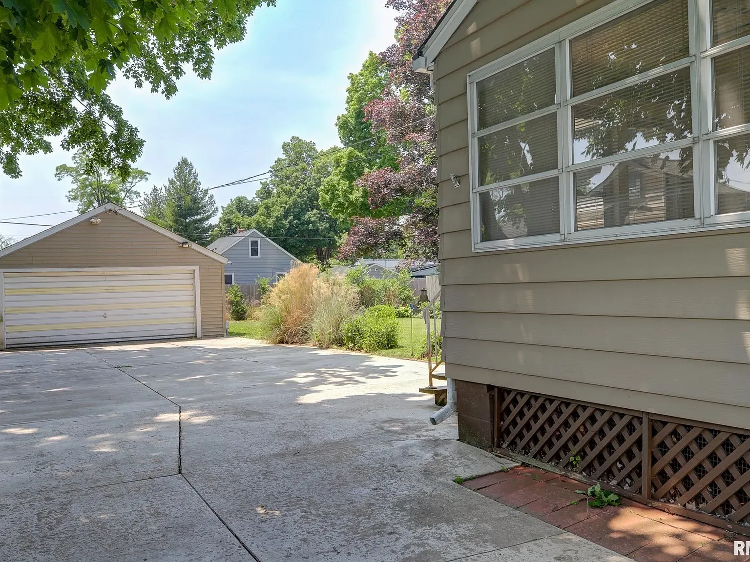 3 bed, 1222 sqft, $1,875 — Photo 4