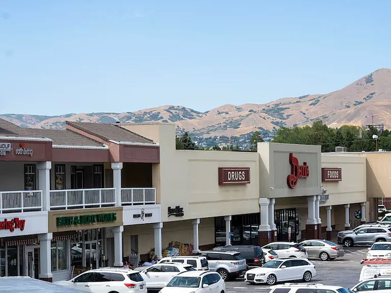 Foothill Terrace — Photo 62