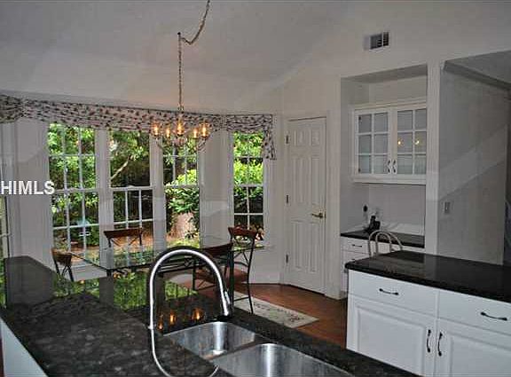 4th image of 10 Anglers Pond Ct